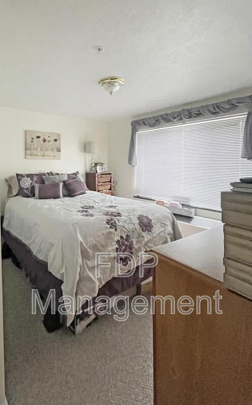 660 East Ave #304 - Photo 6 of 13