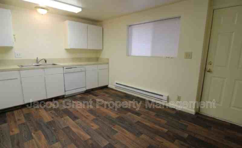 1380 E Poplar St #C - Photo 4 of 11