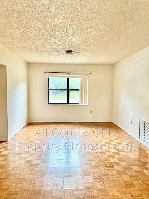 718 Buckminster Cir - Photo 3 of 16