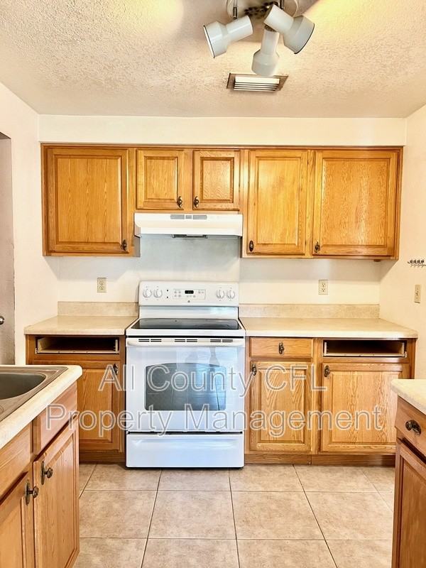 718 Buckminster Cir - Photo 7 of 16