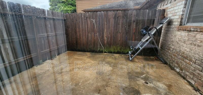 12905 Blackpool Ln #B - Photo 3 of 14