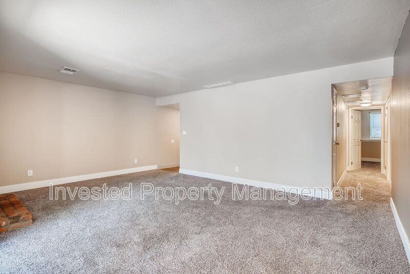 7275 S Xenia Cir #A - Photo 3 of 12