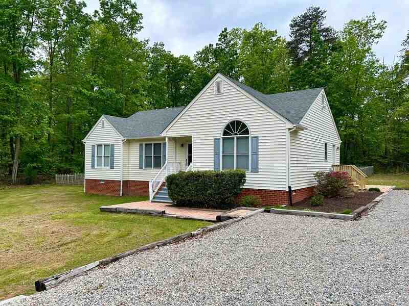 2581 Glenridge Ct - Photo 2 of 29