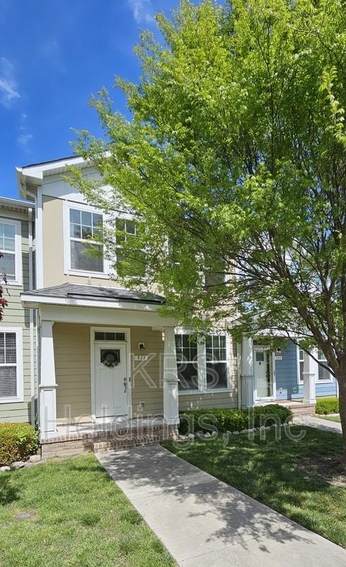 818 Celia Ct - Photo 2 of 28