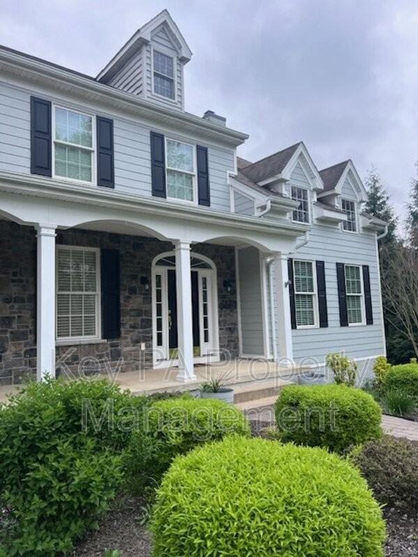 155 Harrogate Dr - Photo 3 of 38