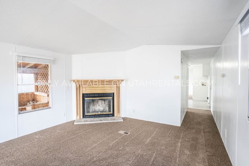 440 W Main St #23 - Photo 5 of 17