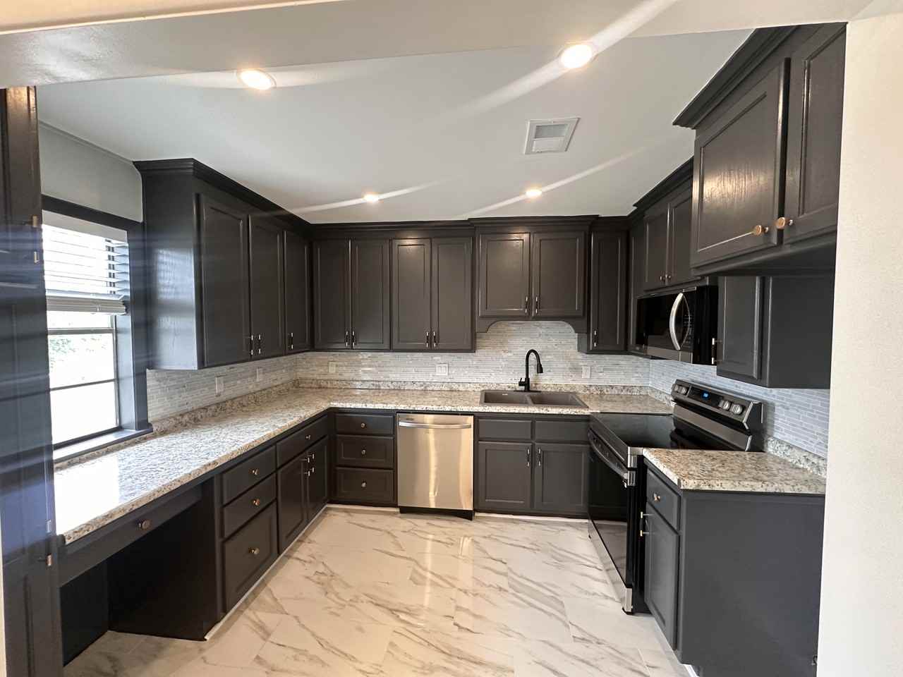 14 Coachlight Drive - Photo 2 of 6