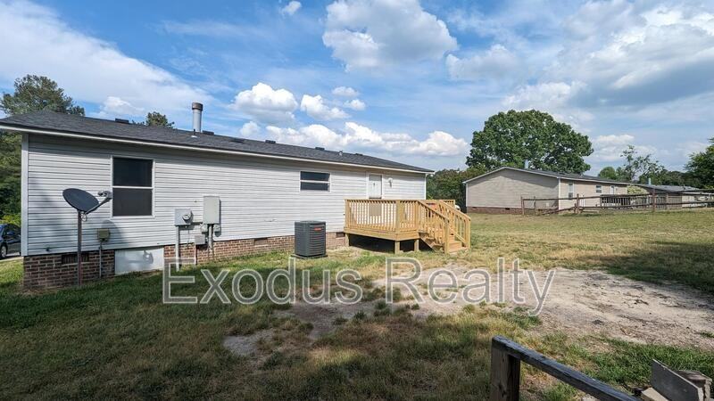 38 Paul Revere Ln - Photo 2 of 15