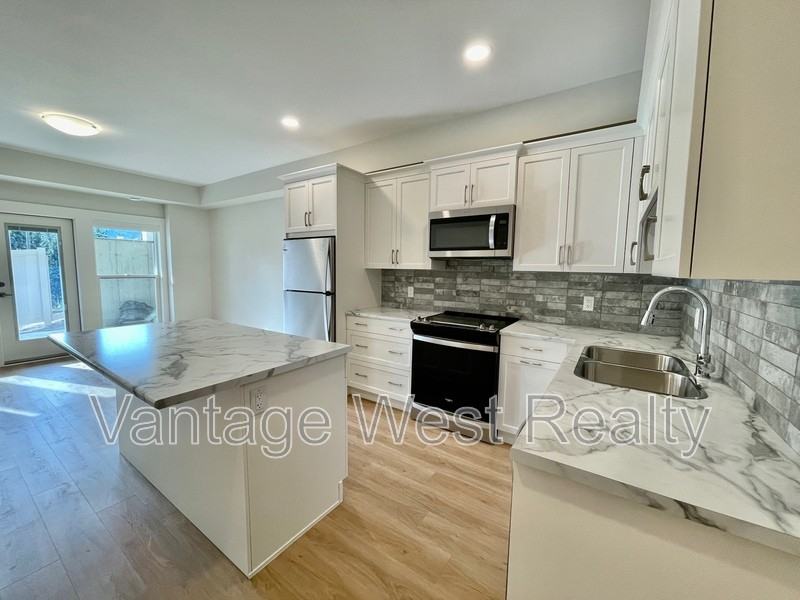 3001 Riesling Pl - Photo 3 of 28