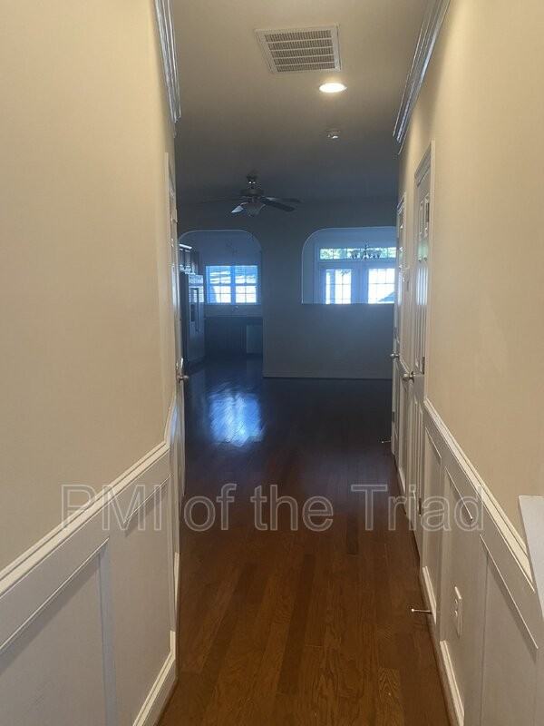 1078 Richmond Park Dr - Photo 3 of 15