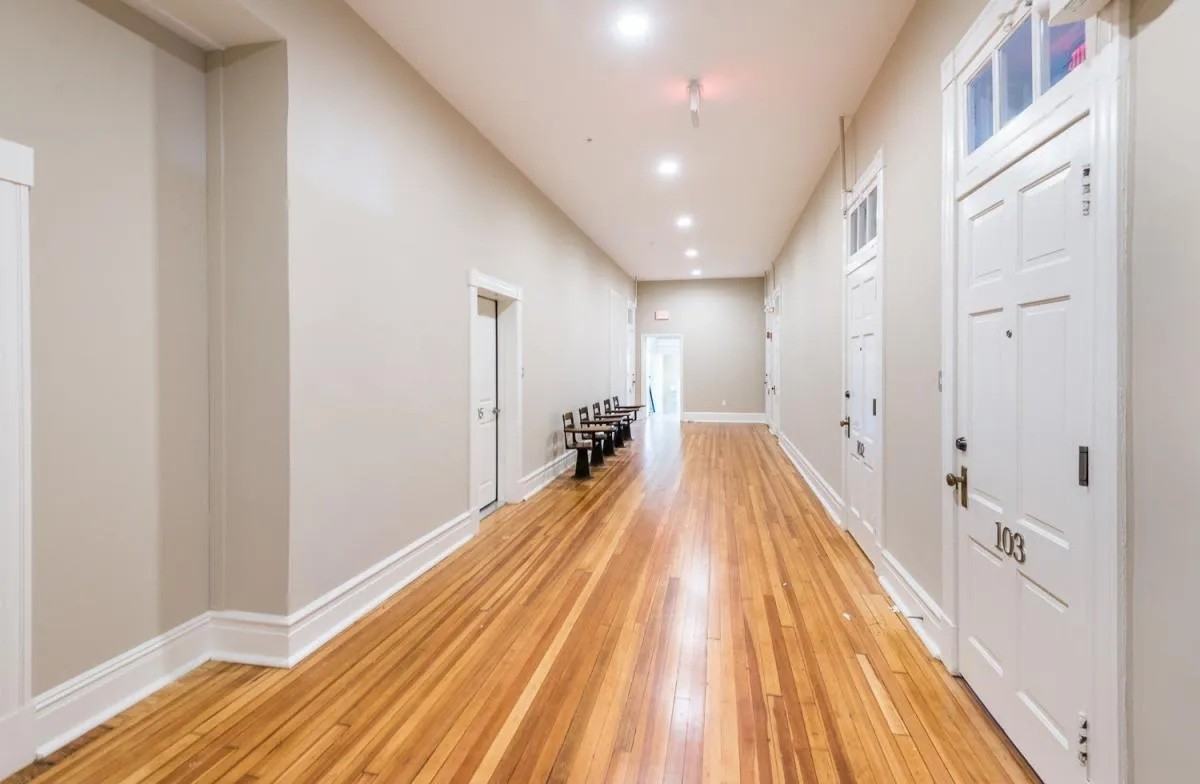 Grace St 1142 W - Photo 5 of 50