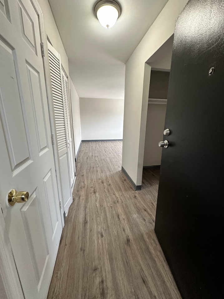 1712 North James H McGee Boulevard - Photo 4 of 9