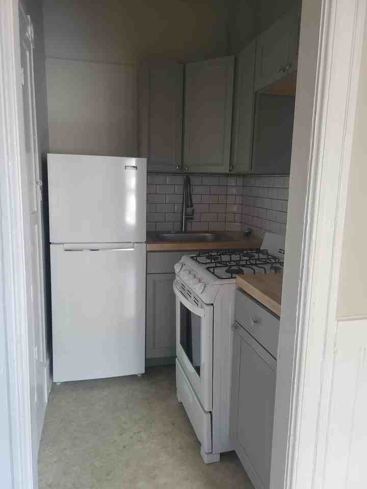 2136 5th Avenue - Photo 2 of 6