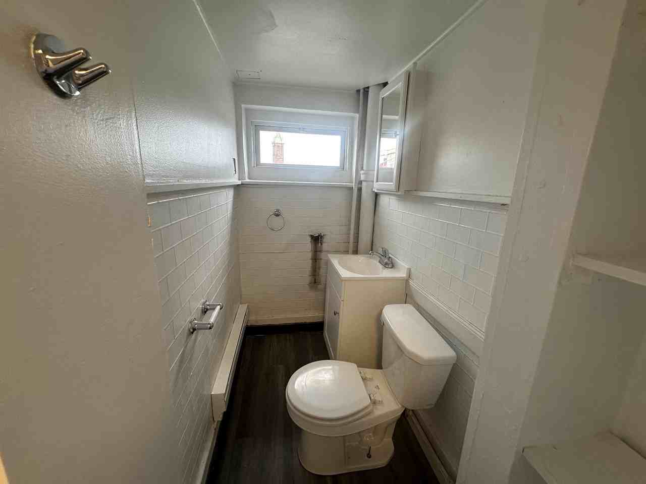 10 W Fulton St - Photo 4 of 9