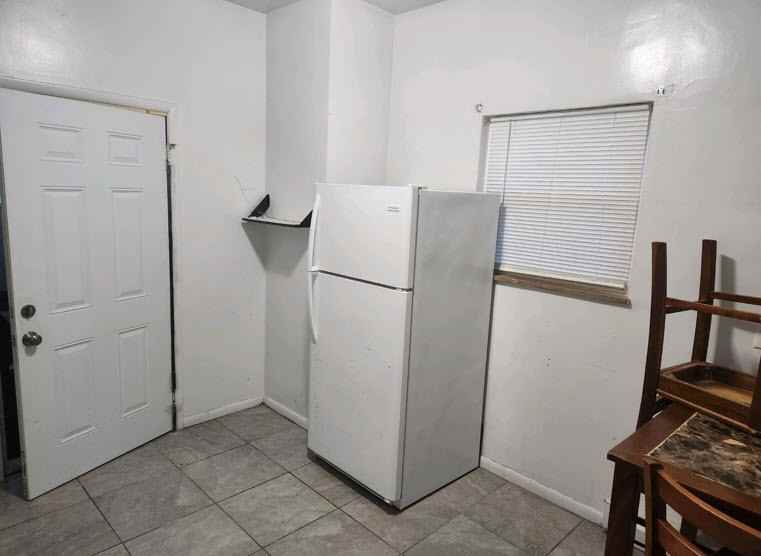 WILSHIRE 700 - Photo 2 of 6