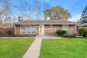 featured image of 465 Willow Ave
