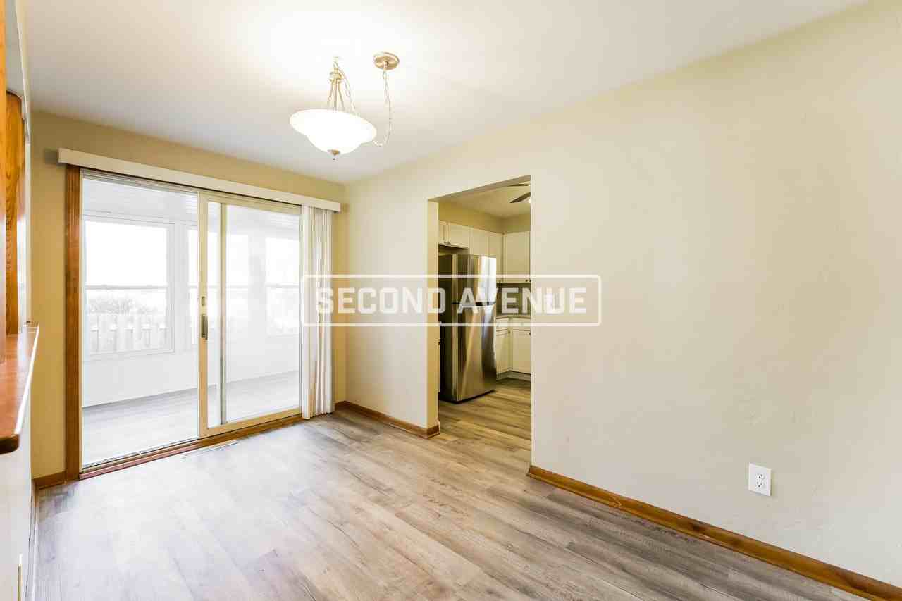 465 Willow Ave - Photo 7 of 24