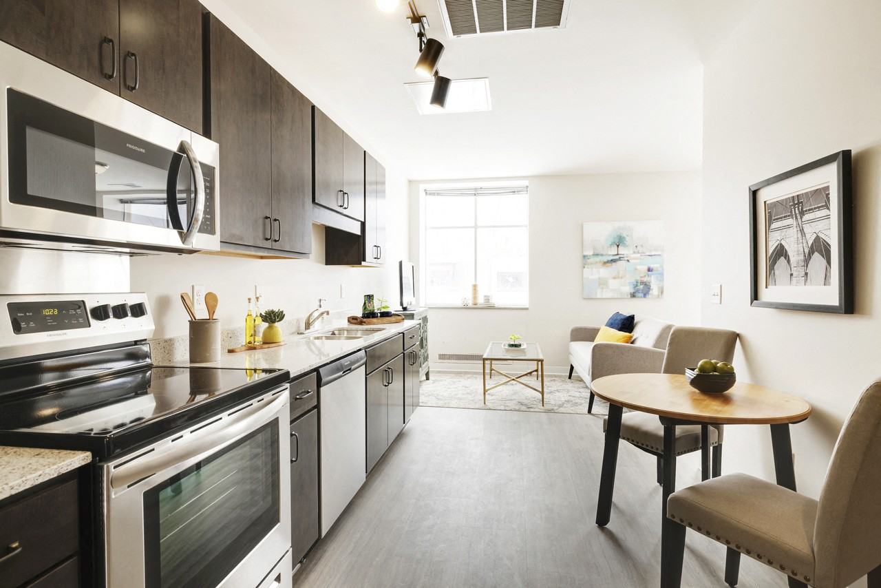 Amber Union - Photo 7 of 50