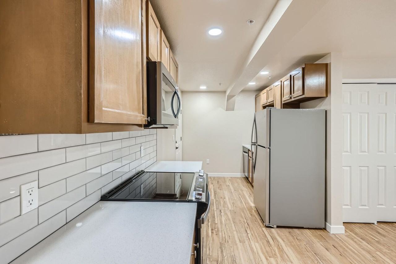 Carr Street Flats - Photo 3 of 9