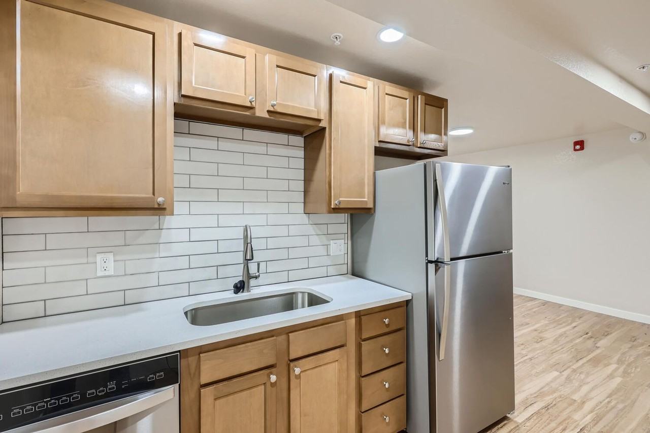 Carr Street Flats - Photo 4 of 9