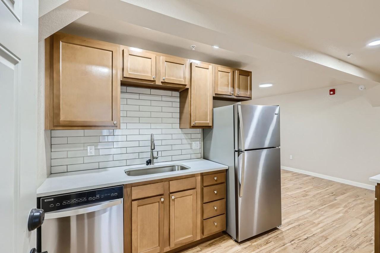 Carr Street Flats - Photo 6 of 9