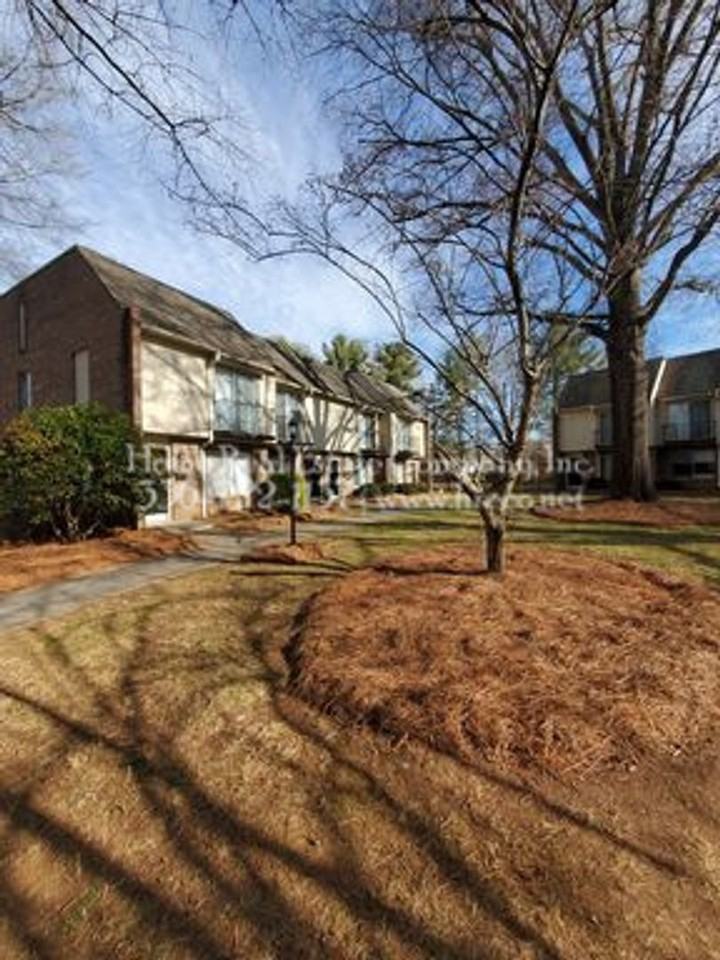 1453 Brookwood Dr #B - Photo 2 of 13