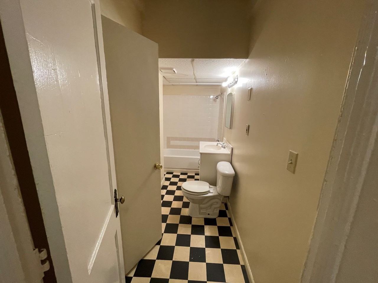 Spruce Place Apartments - Photo 6 of 6