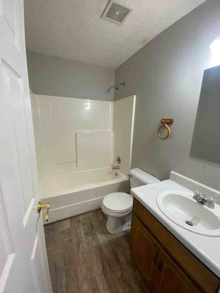 146A College St Se - Photo 4 of 6