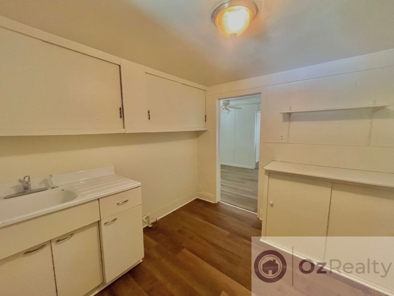 Prime Living in La Grange: Stylish Duplex for the Modern Couple - Photo 2 of 9