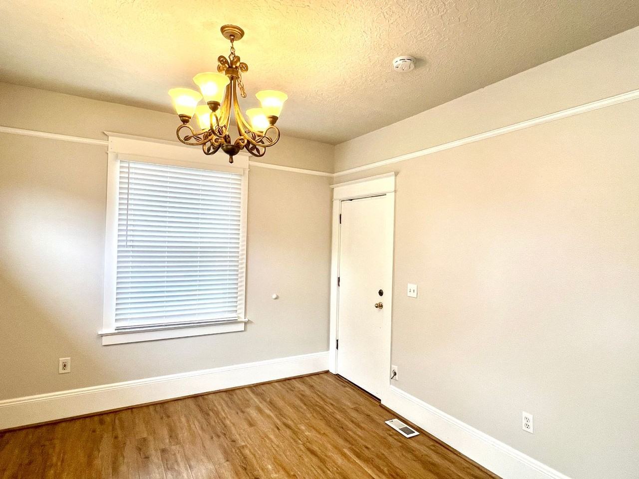 2866 Se Long St - Photo 3 of 32