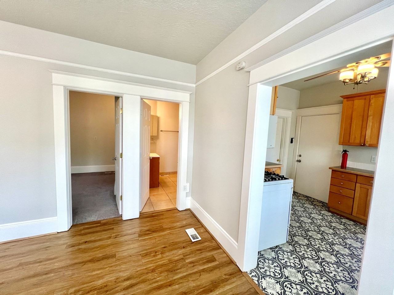 2866 Se Long St - Photo 4 of 32