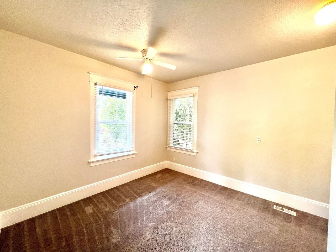 2866 Se Long St - Photo 5 of 32