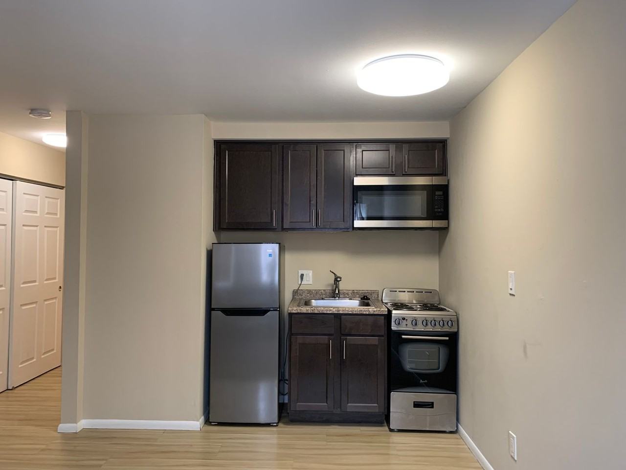 Imperial House - Photo 3 of 30