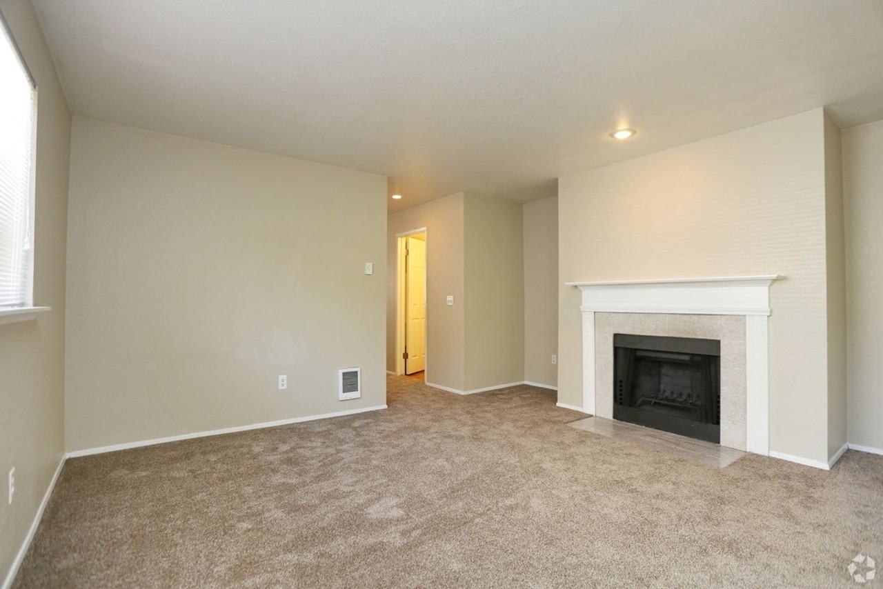 Signature Townhomes - Photo 2 of 19