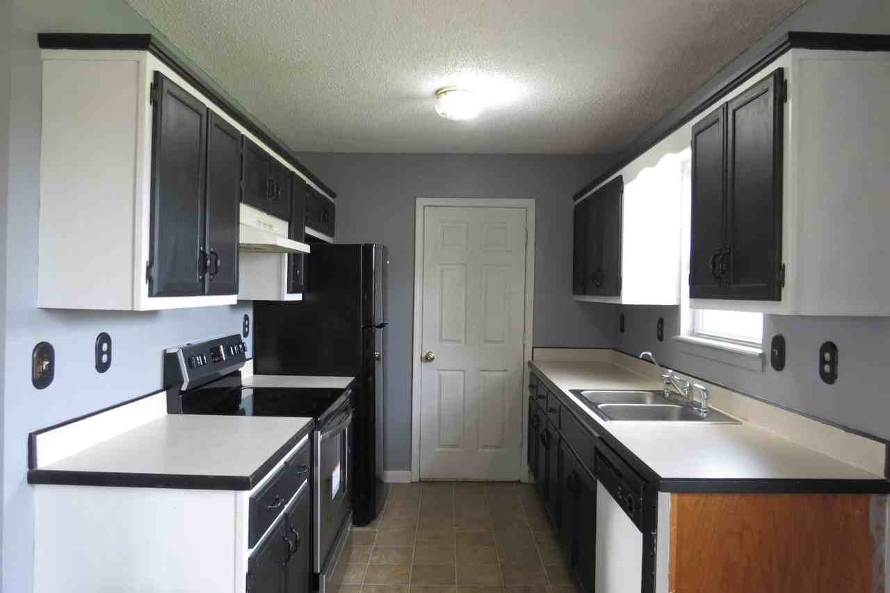 200 Rusty Dr - Photo 3 of 14