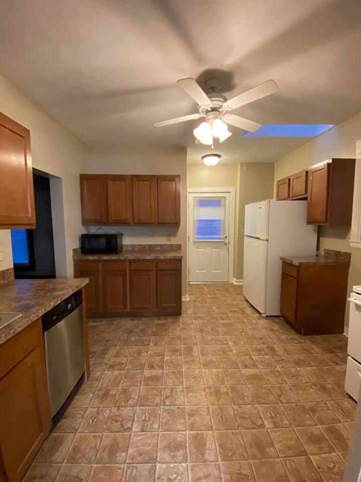 2305 S St - Photo 2 of 13