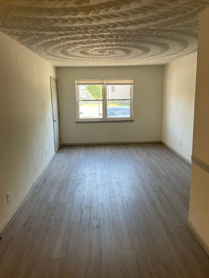 a2905L - Photo 3 of 8