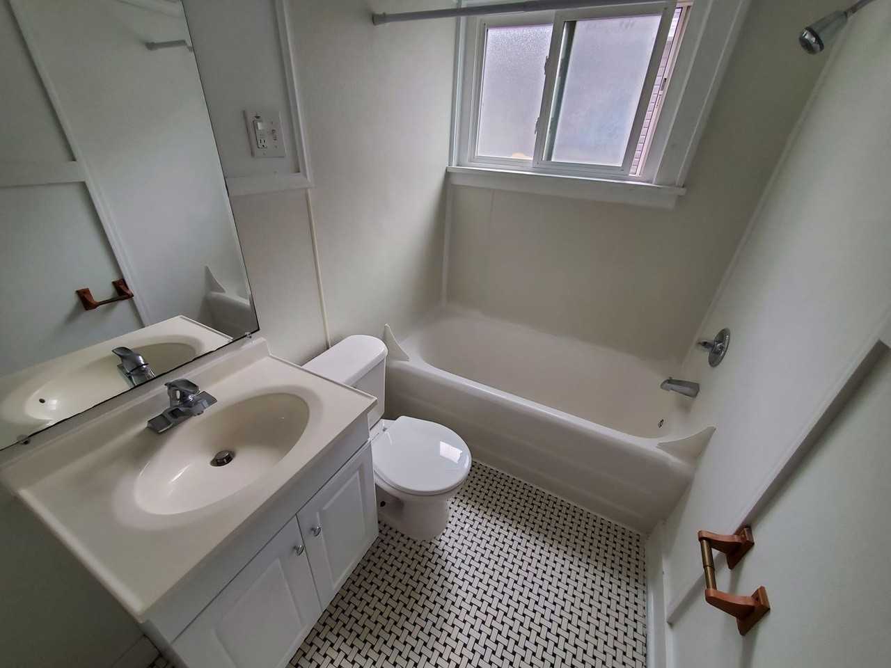 326w8th - Photo 6 of 24