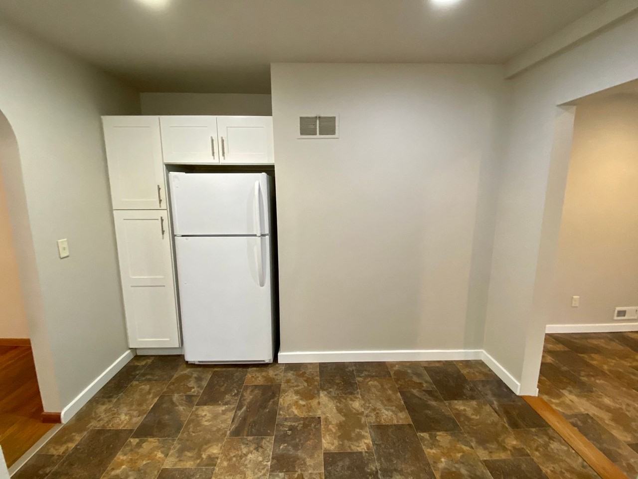 921 S Sherman Ave - Photo 3 of 16