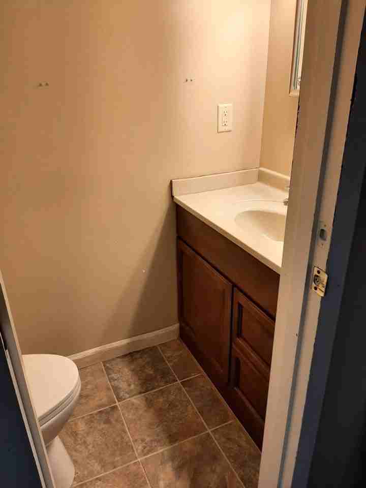 314 W Hahn Ave - Photo 2 of 17