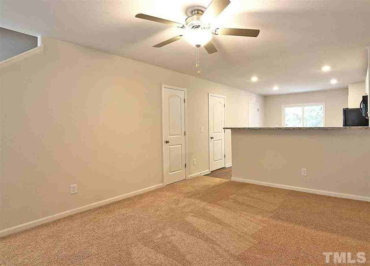918 E Green St #E103 - Photo 4 of 12