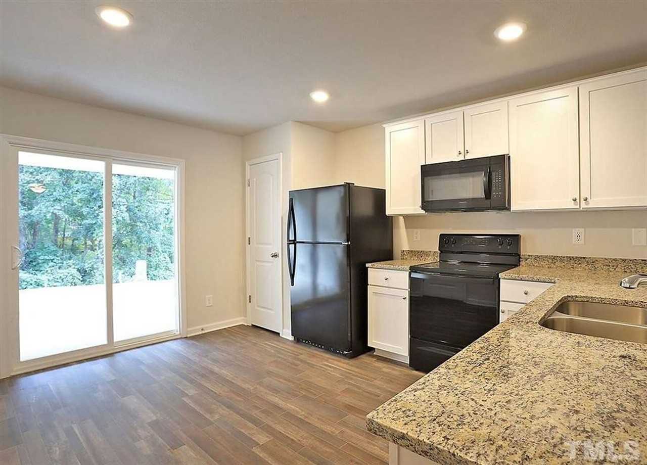 918 E Green St #E103 - Photo 6 of 12