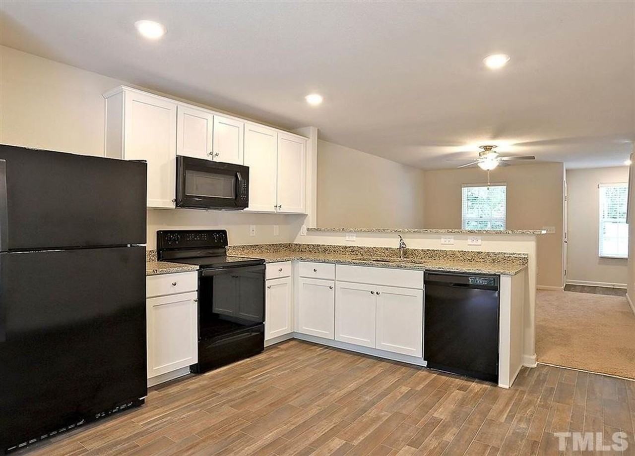 918 E Green St #E103 - Photo 7 of 12