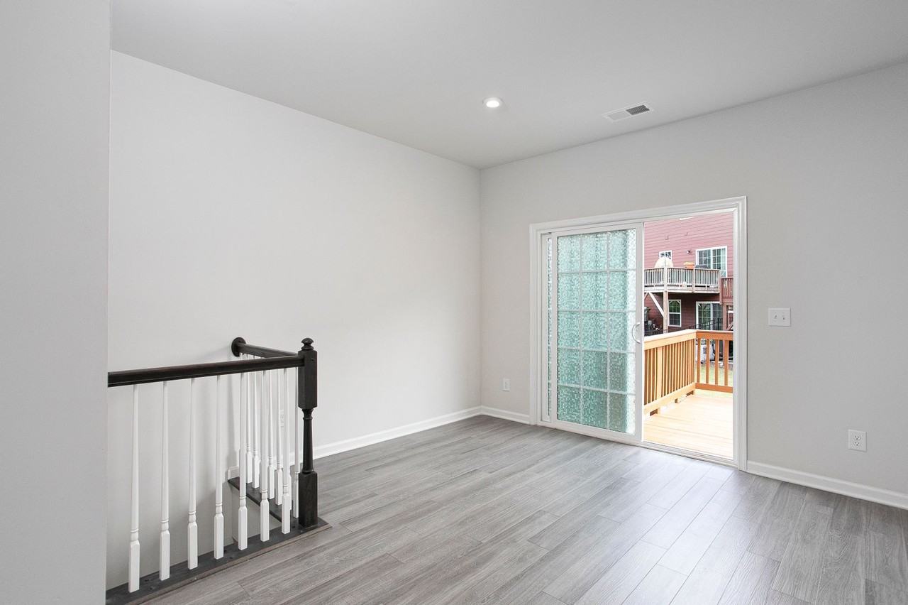 410 Cross Country Way - Photo 6 of 20