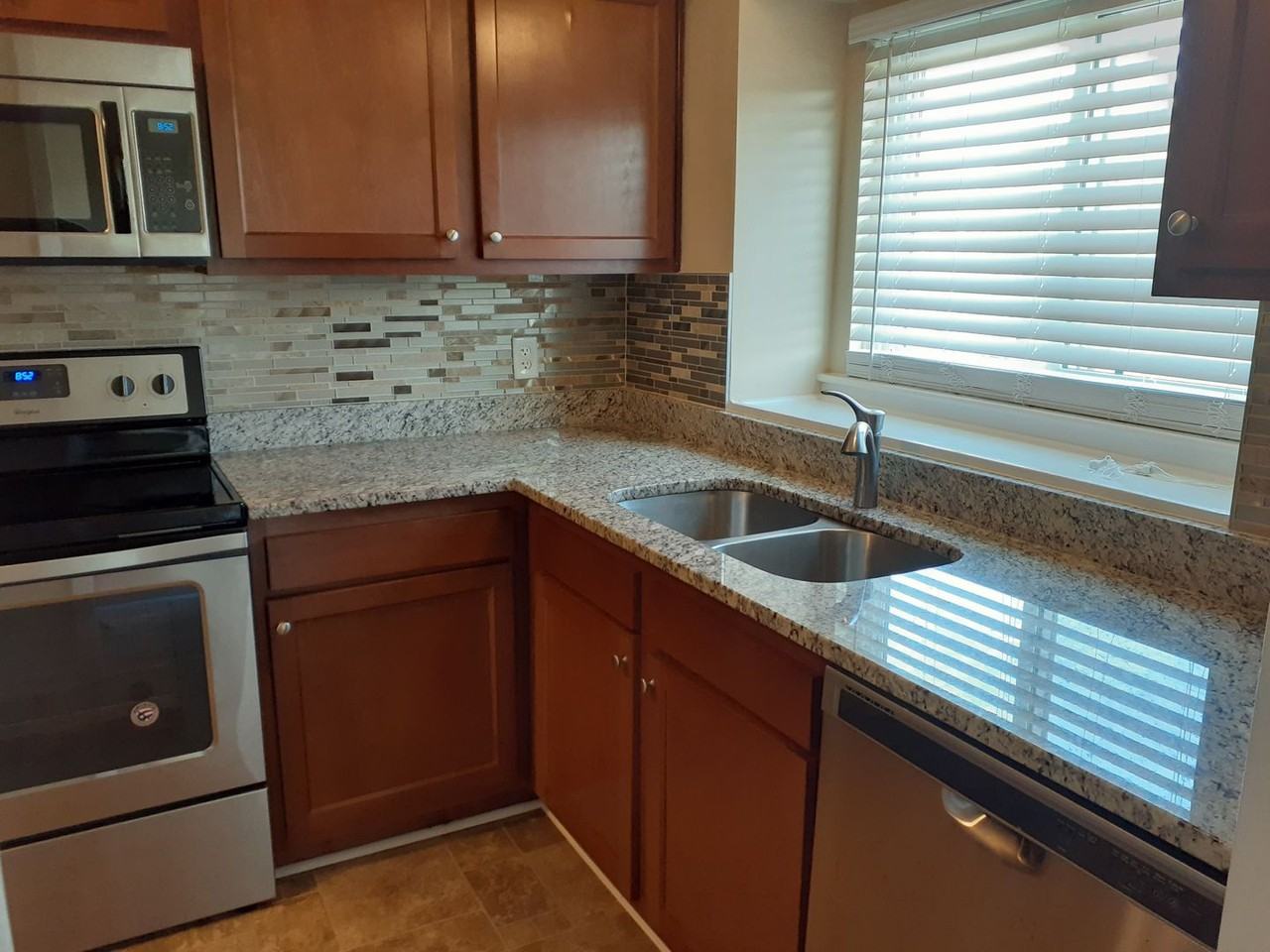 152 Eberly Ter - Photo 4 of 14