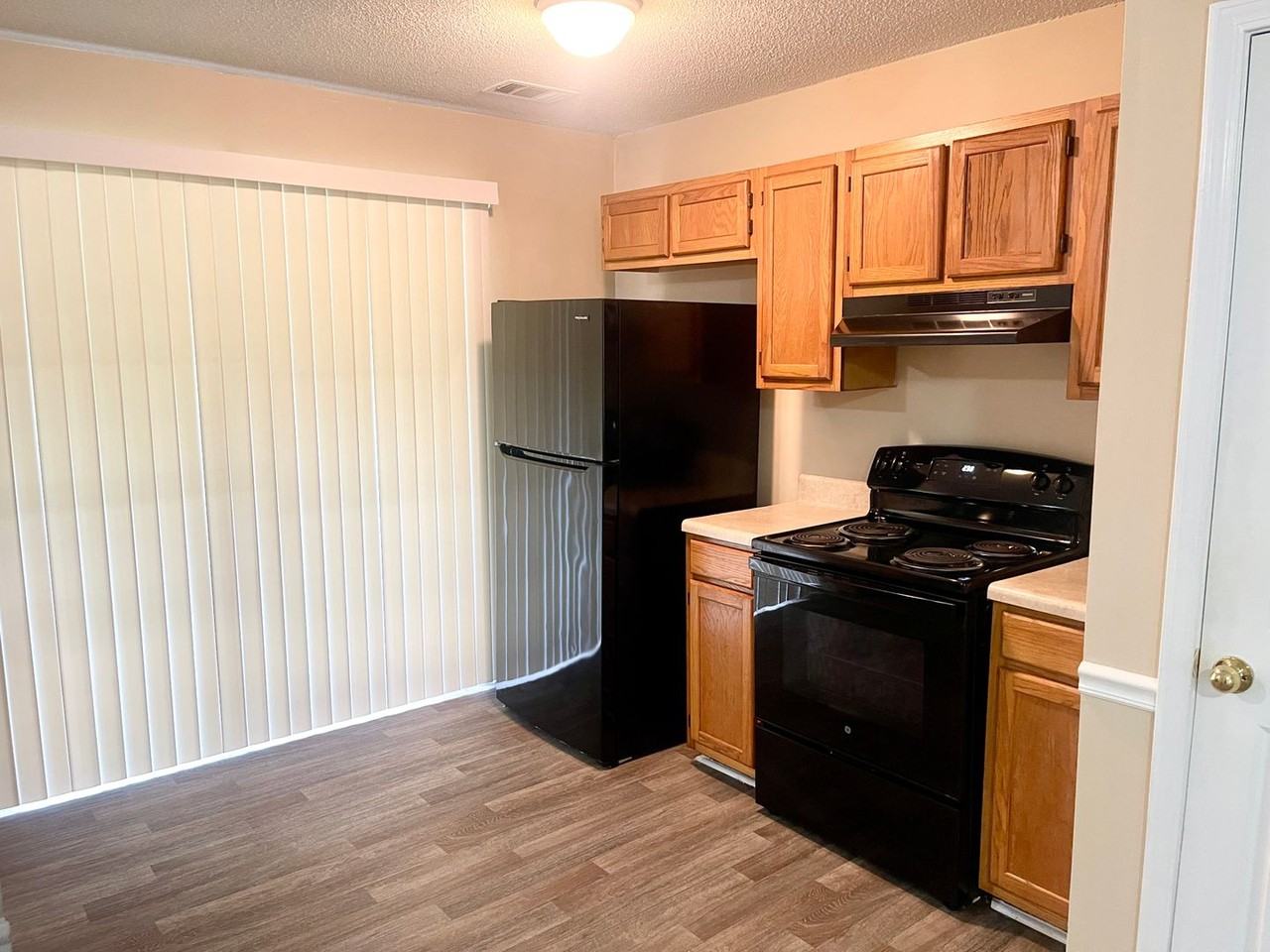 1071 Bridle Creek Dr - Photo 2 of 18