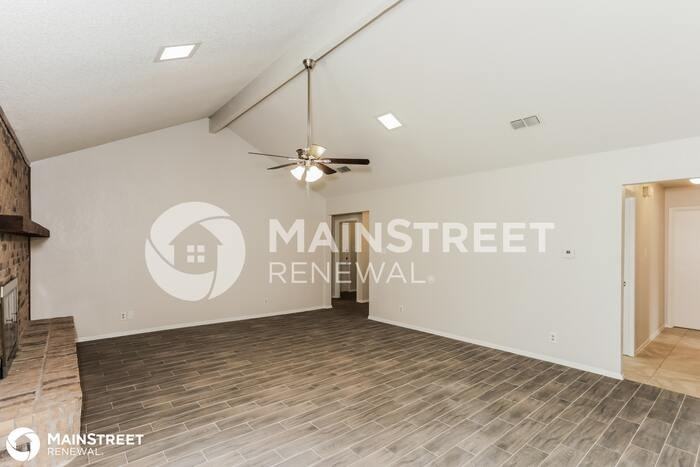 10128 Locksley Dr - Photo 3 of 16