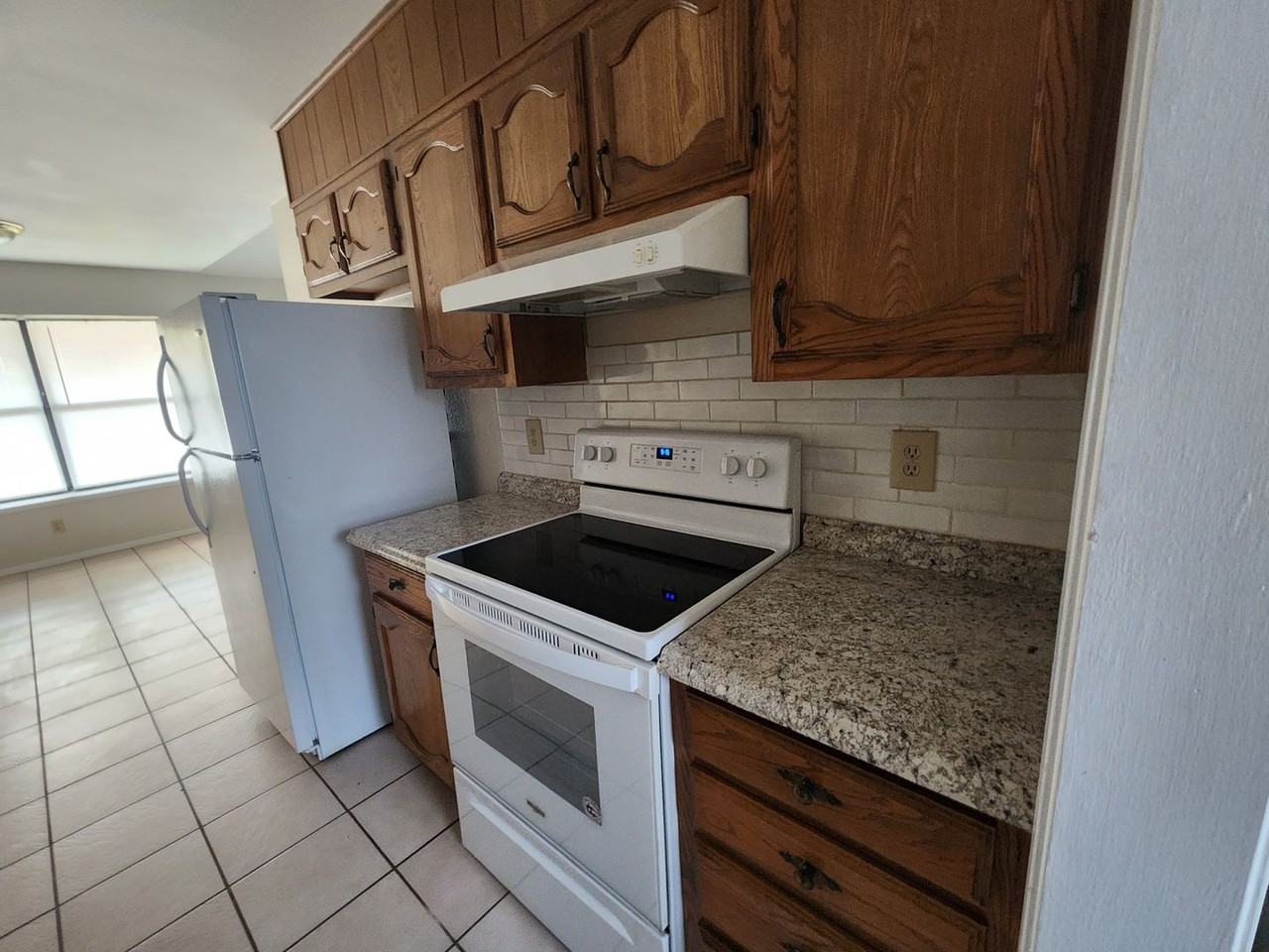 1335 Gordon Blvd - Photo 4 of 12