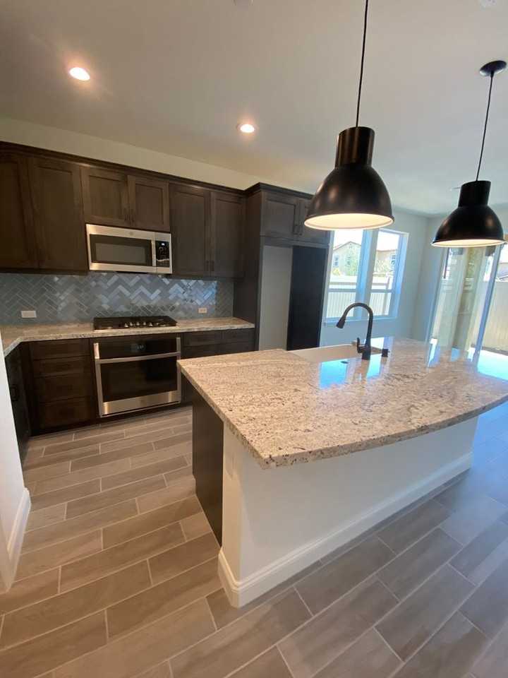 583 Agapanthus Way - Photo 3 of 8