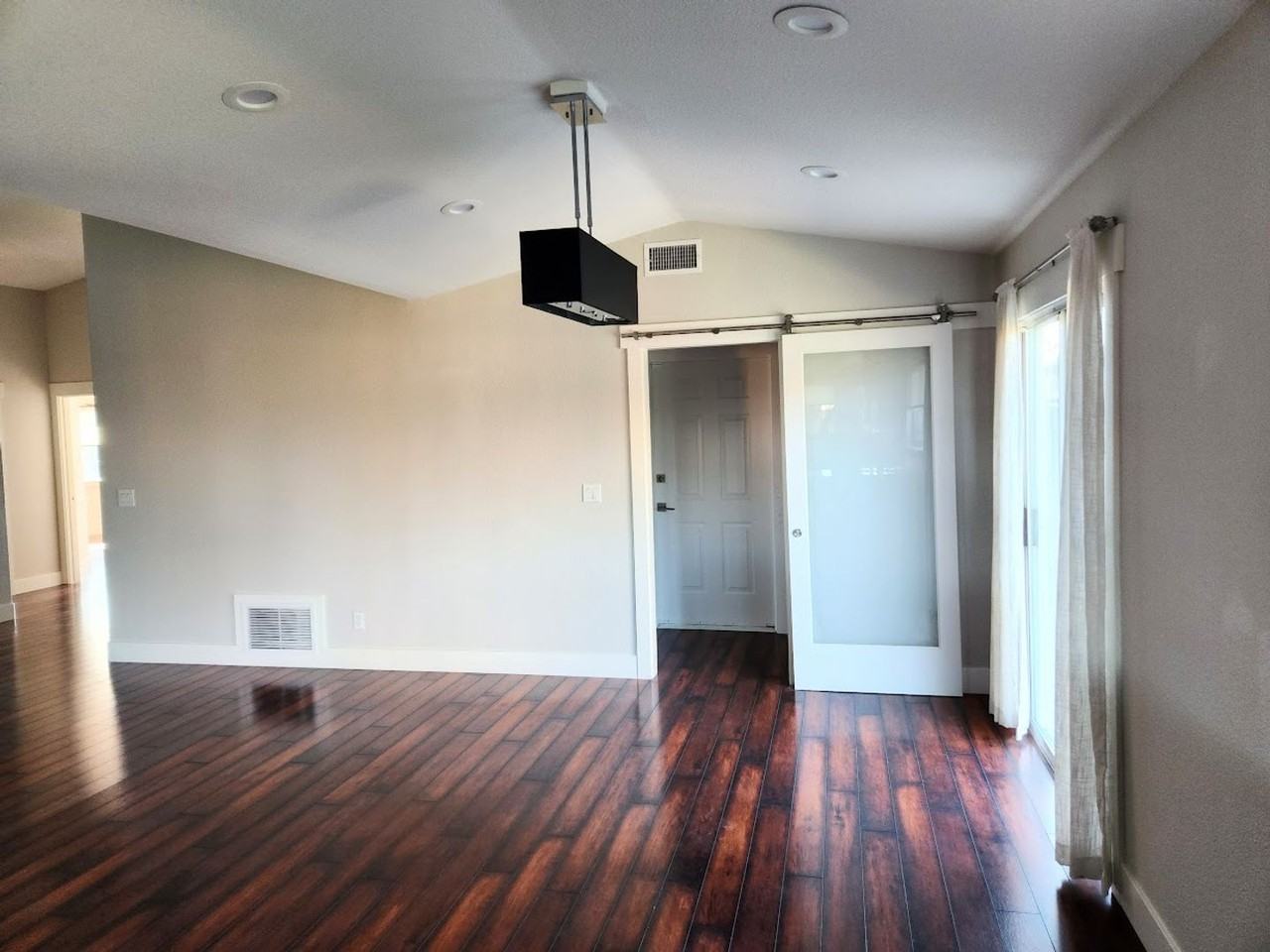 838 Tanis Pl - Photo 5 of 23